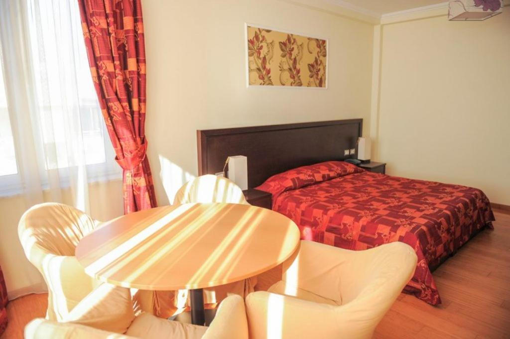 Hotel Leonardo Škalngur Buitenkant foto